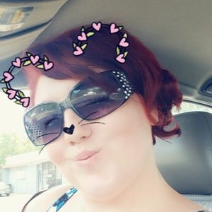 Meet your Posher, Desiree